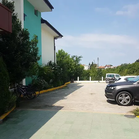 Nev Sarafovo * בורגאס